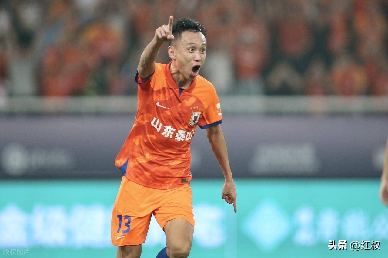 爱游戏体育中超清晨走向成谜，山东泰山战术微调，震撼外界，阵容厚度经受考验的简单介绍