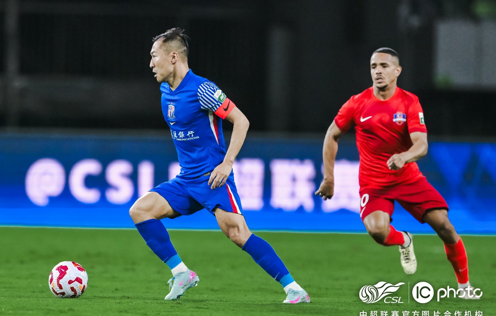 爱游戏体育包含皇家社会训练开放日，转会期临场应变引欢呼，中超在即，球队文化再被提及的词条